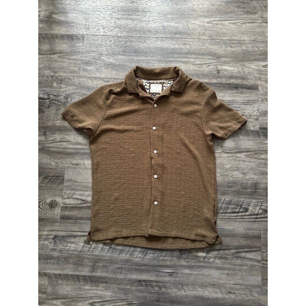 Men’s denim and flower brown button up collared shirt, size medium
